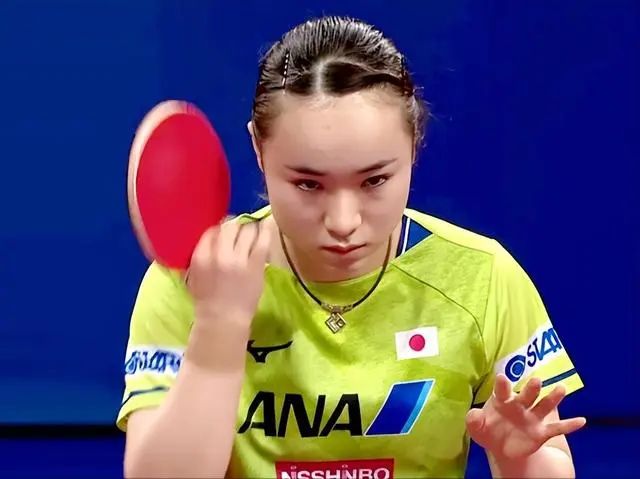 背景下