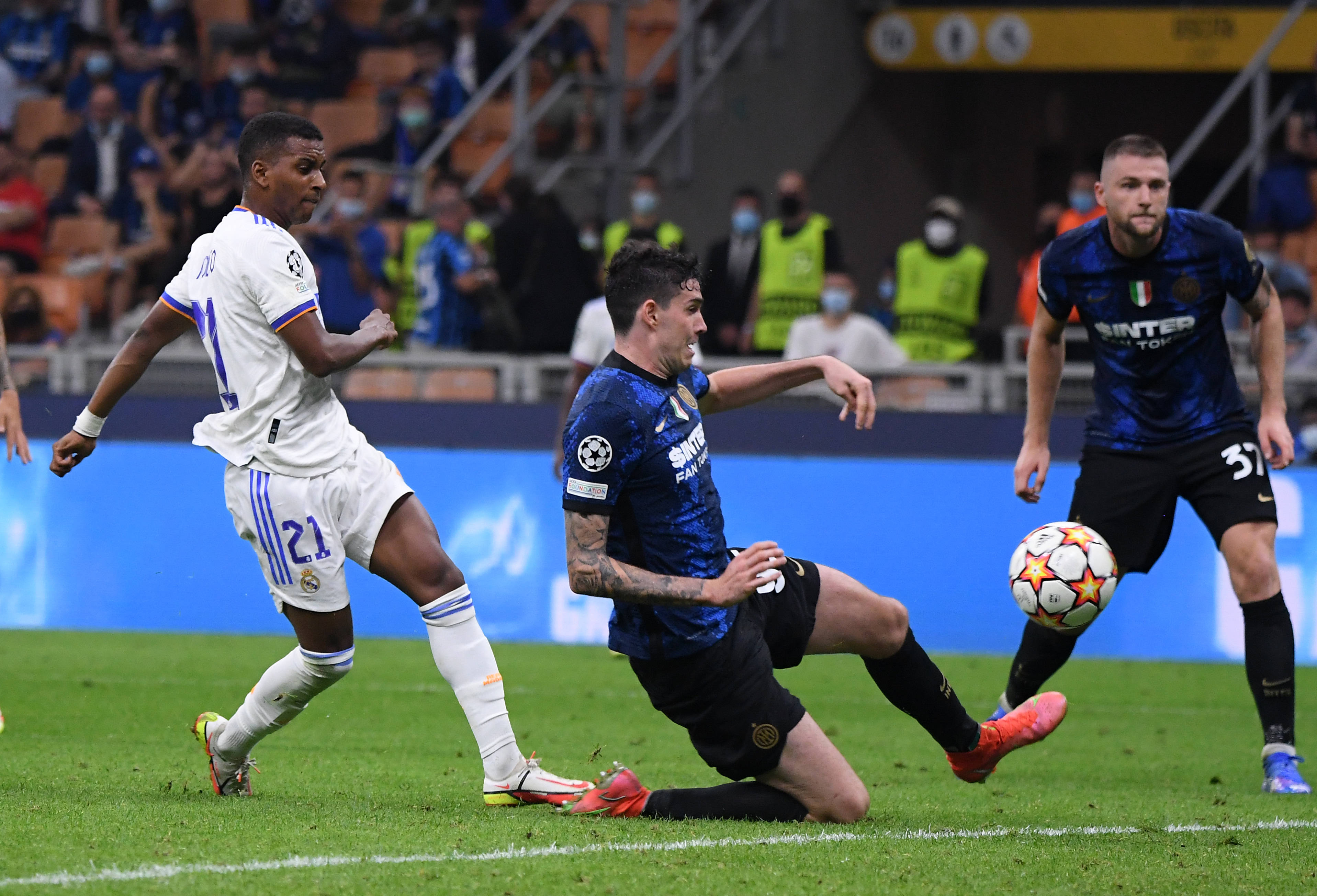 另一场则在 另一场则在