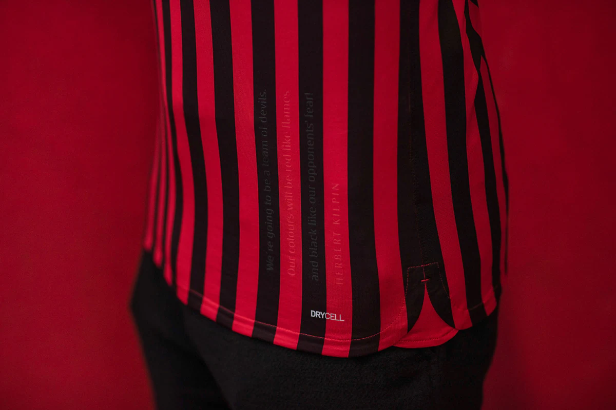 对同样强调 对同样强调